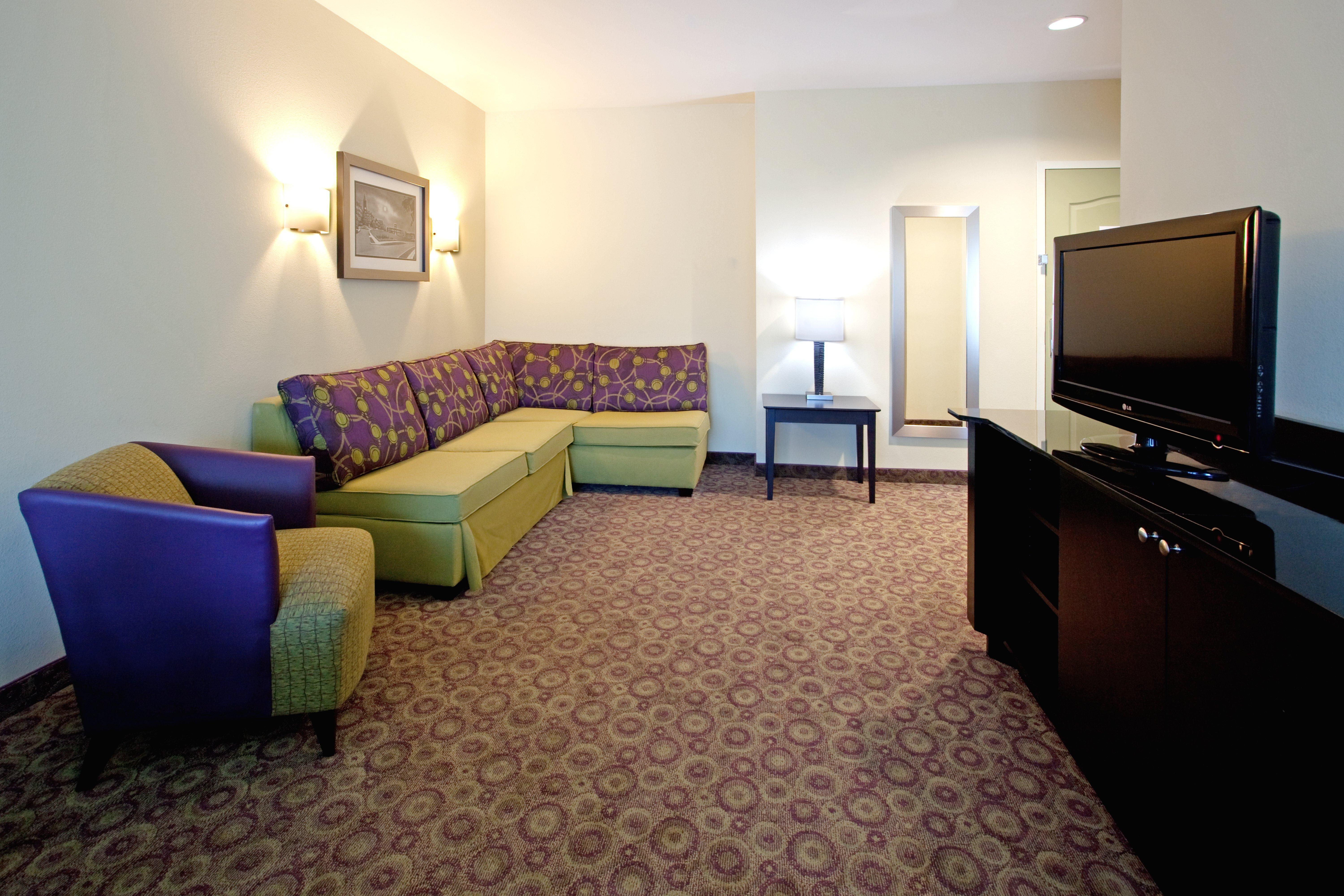 Holiday Inn Express Hotel & Suites Clemson - University Area, An Ihg Hotel Exterior photo