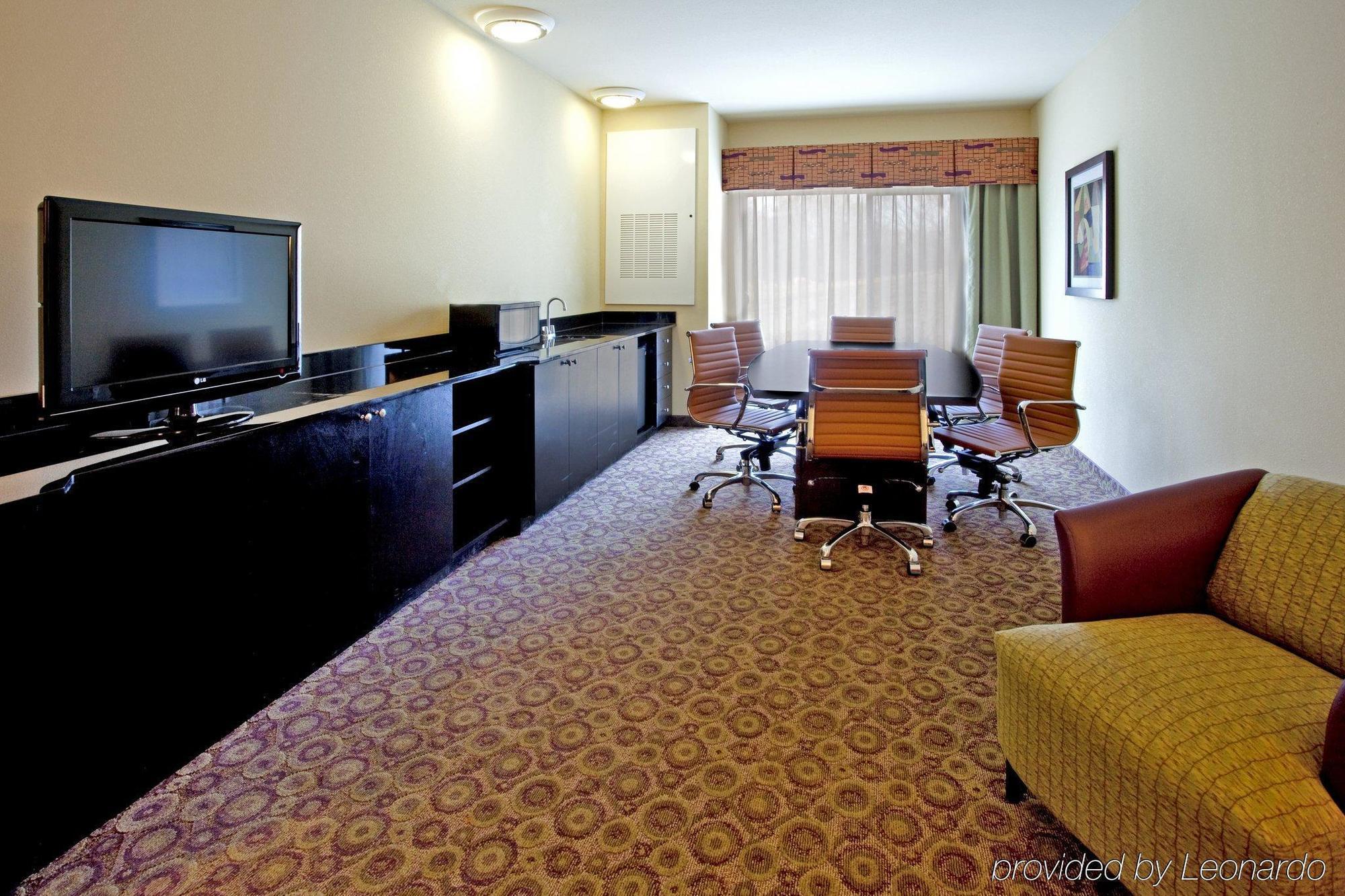 Holiday Inn Express Hotel & Suites Clemson - University Area, An Ihg Hotel Room photo